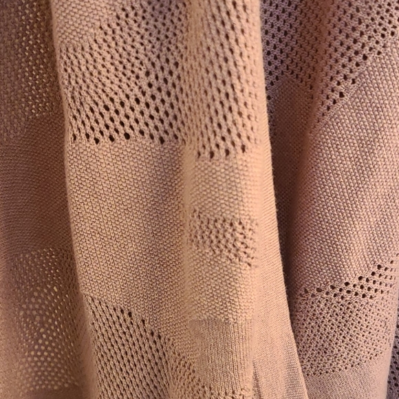 Lululemon Find Your Light Wrap - Picture 3 of 3